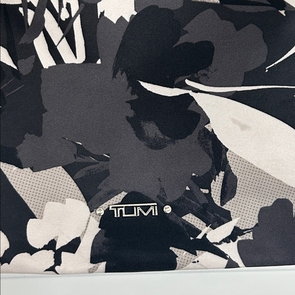 Tumi Voyageur Canton Crossbody - Picture 2 of 8